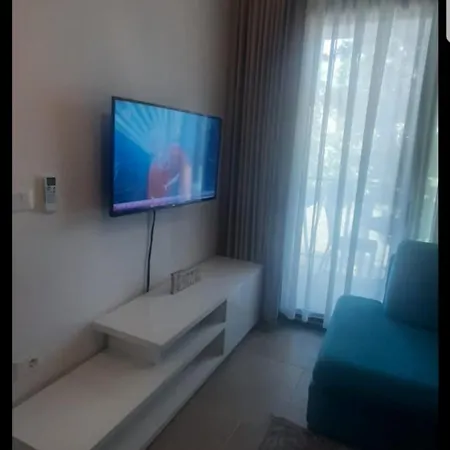 El-xho Apartment *